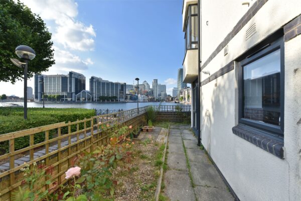 Whiteadder Way, Isle of Dogs, E14