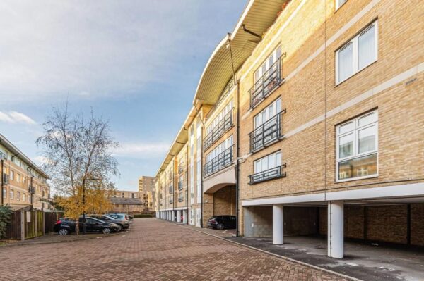 Locksons Close, Poplar, E14