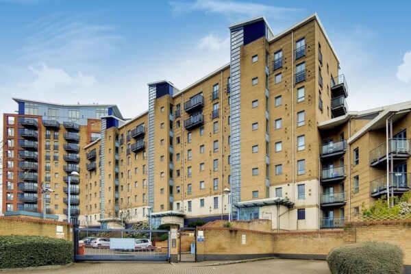 Western Beach Apartments, Royal Victoria, E16