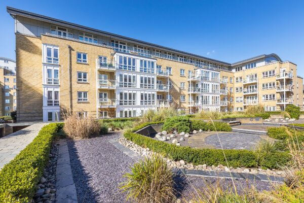 St. Davids Square, Isle of Dogs, E14