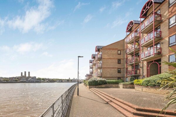 Caledonian Wharf, Isle of Dogs, E14